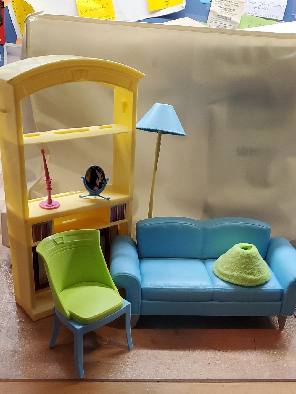 2002 Barbie Living In Style Furniture and Accessories